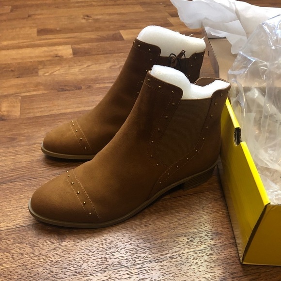 Ankle Suede Booties by Liz Claiborne NIB - Picture 6 of 13